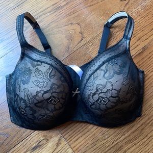 NWOT 40F bra. Black lace